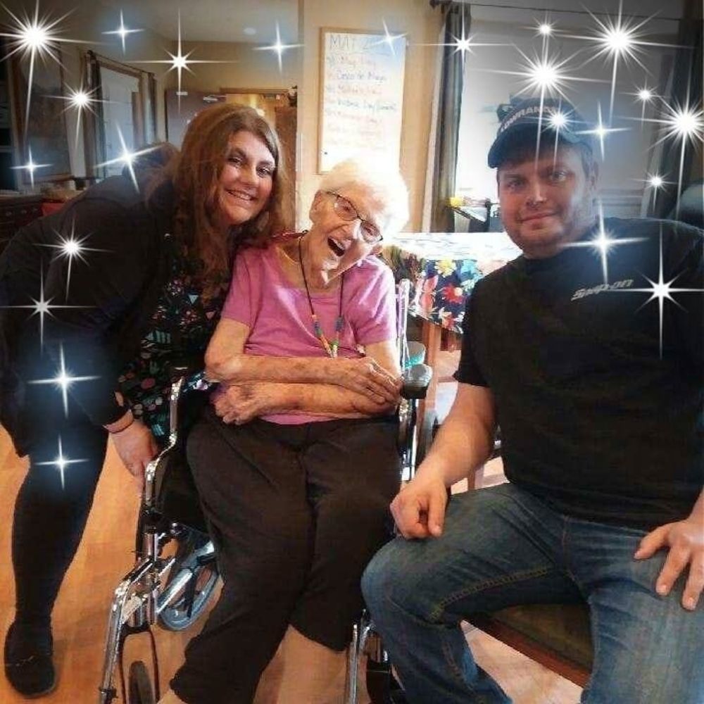 Meet your Posher, Stephanie